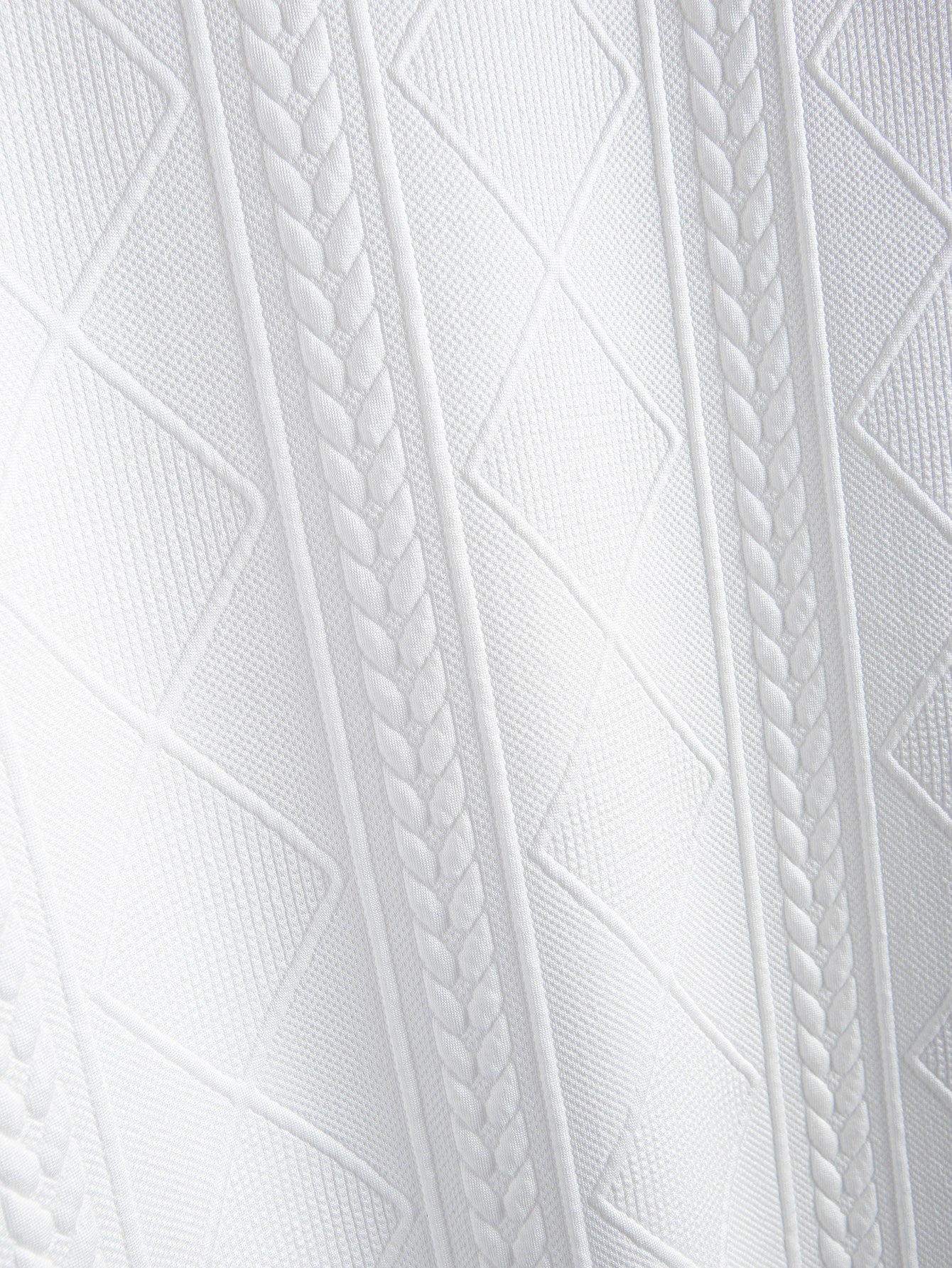 Donovan® | Short Sleeve Geometric Jacquard Arc Hem T-Shirt - Image 12