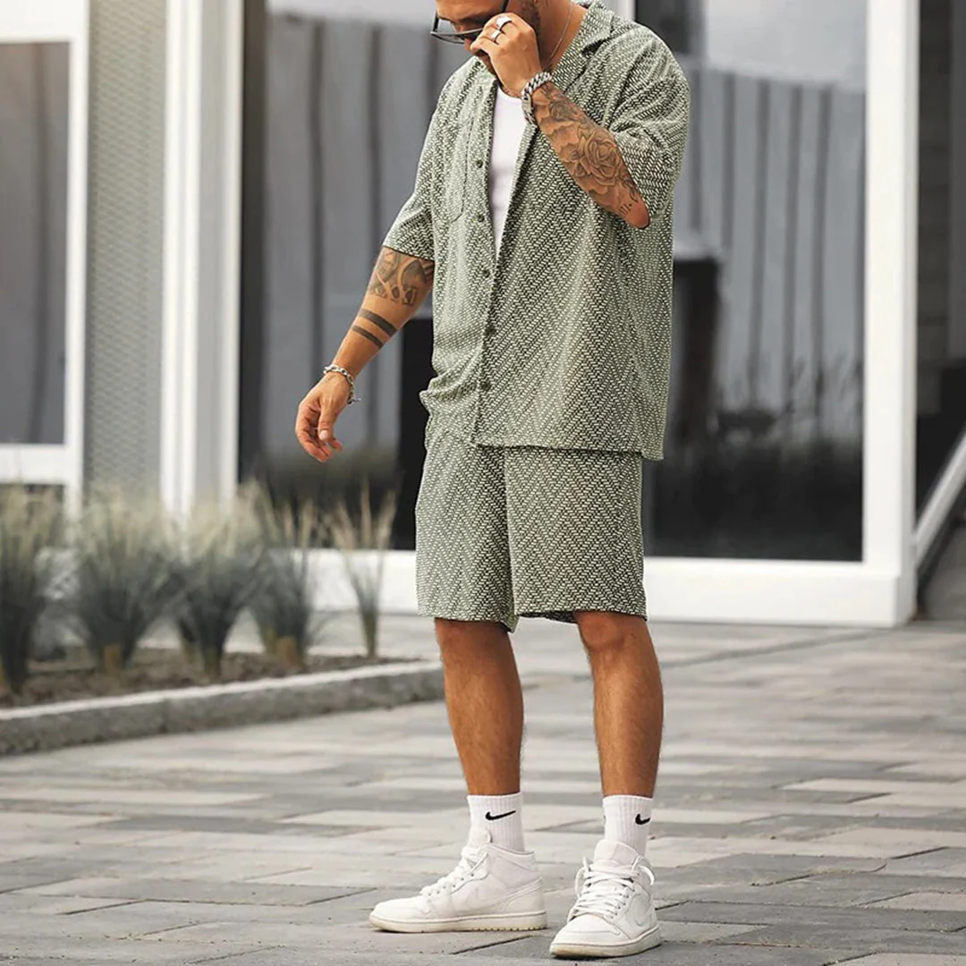 Lionel® | Stylish Summer Set - Image 2