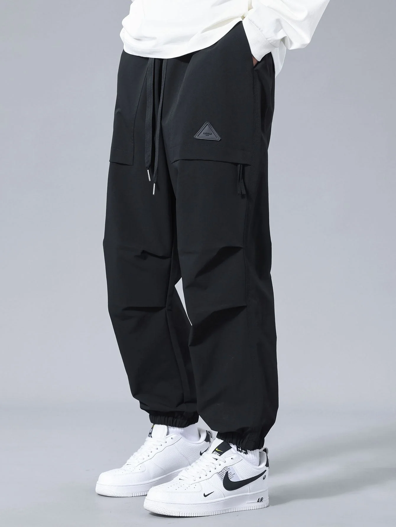 Roy® | Drawstring Jogging Pants - Image 11