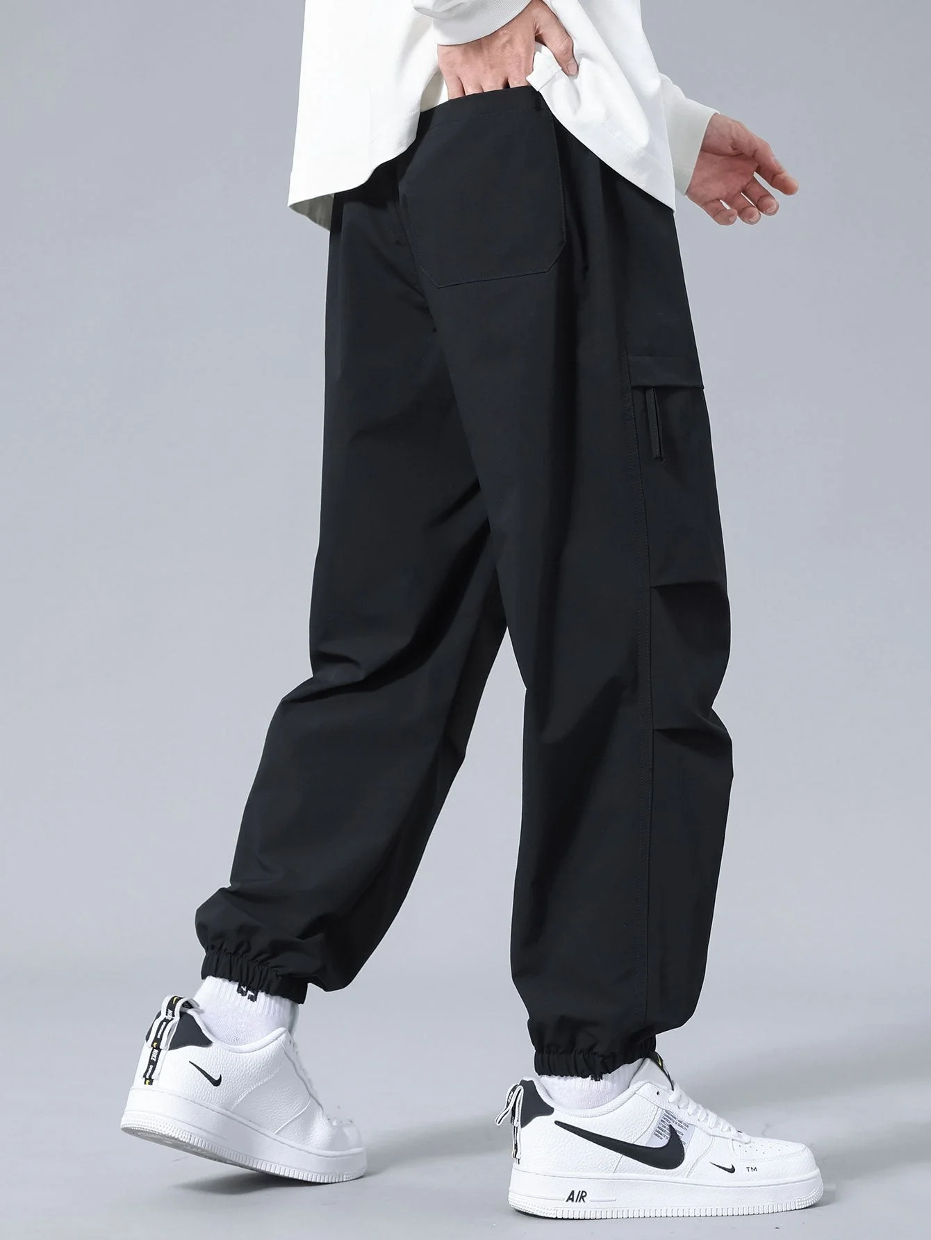 Roy® | Drawstring Jogging Pants - Image 12