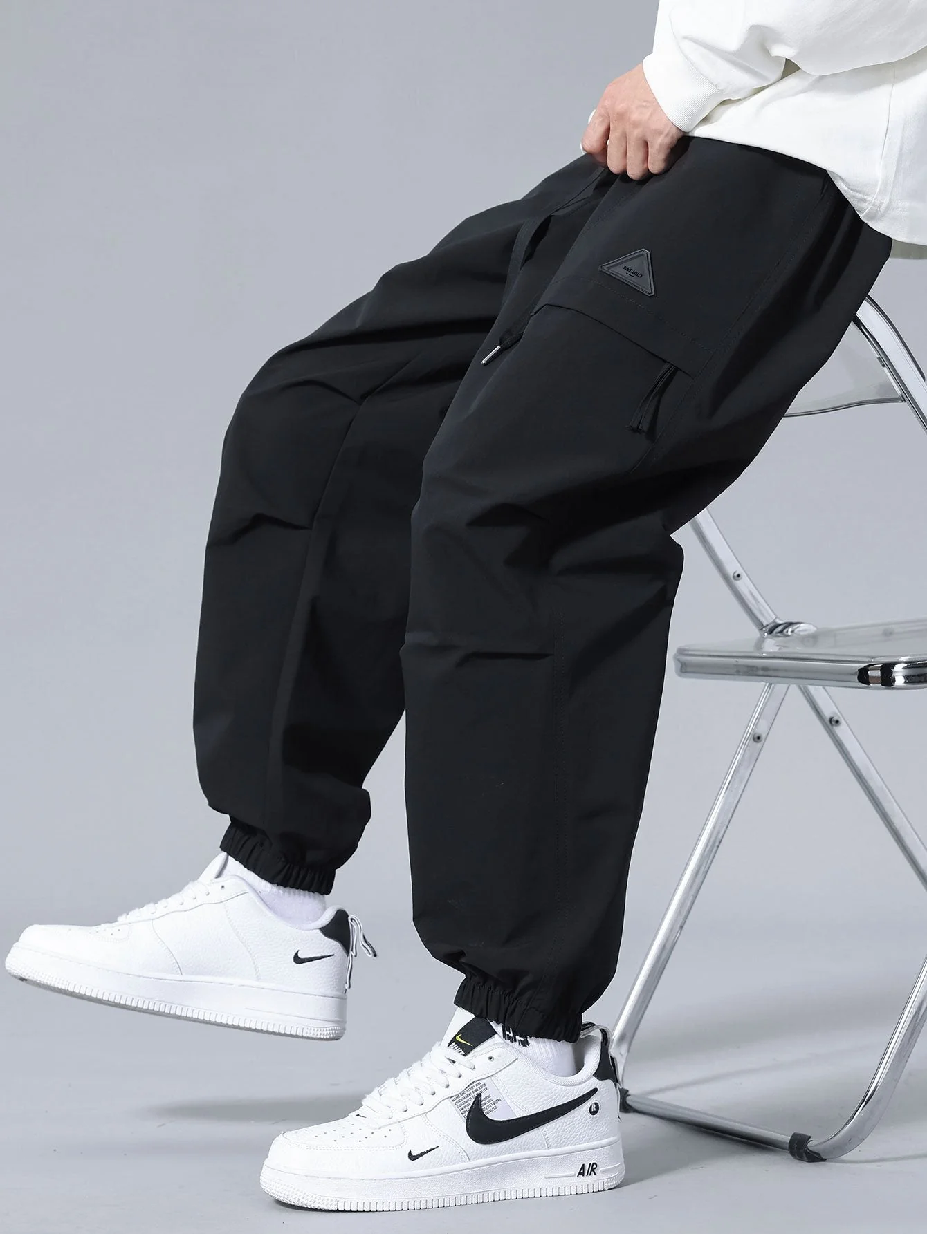 Roy® | Drawstring Jogging Pants - Image 13